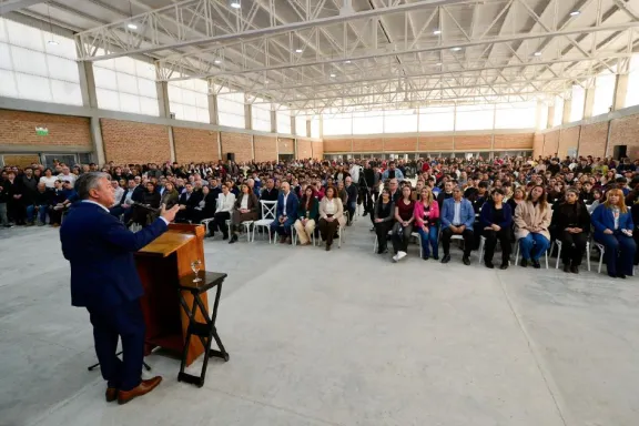 figueroa-inauguro-la-primera-de-diez-epet-en-construccion-la