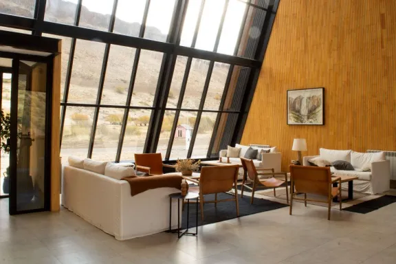 manzano-amargo-llena-todo-un-ano-de-la-hosteria-y-el-norte-n