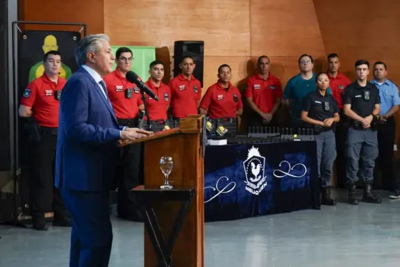 la-policia-del-neuquen-estrena-tecnologia-taser-de-ultima-ge