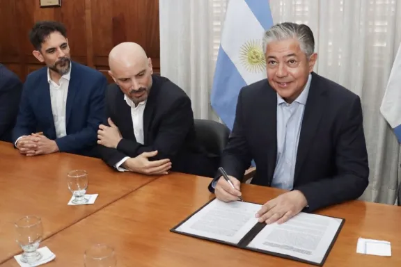 analizaran-la-calidad-del-agua-de-aguada-san-roque-para-dete