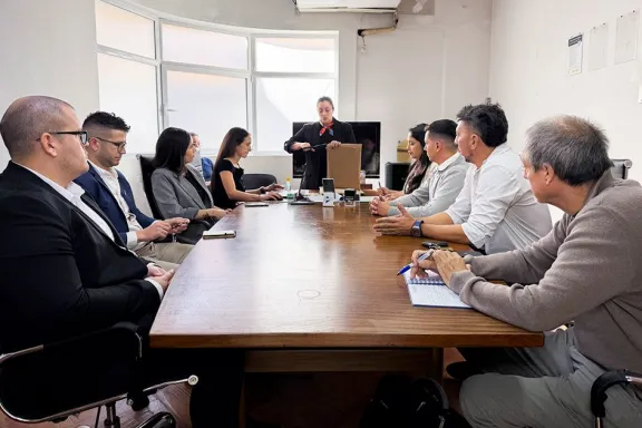 el-epen-suma-50-camionetas-nuevas-para-mejorar-el-servicio-e