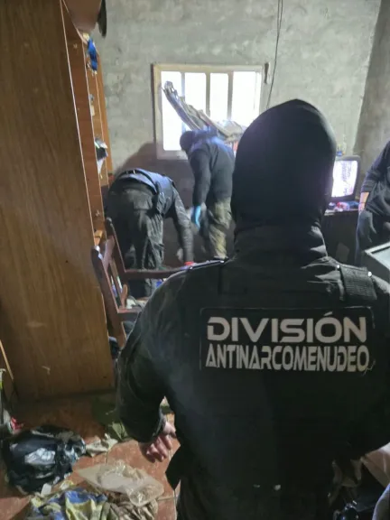 allanamiento-en-el-chacay-detienen-a-dos-narcodealers-y-secu
