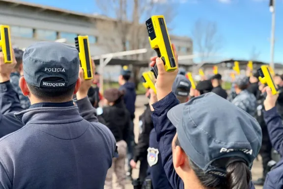 neuquen-certifico-a-103-nuevos-operadores-de-taser-10
