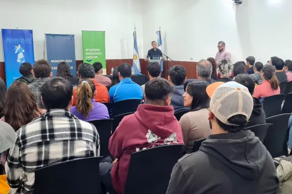 62-personas-inician-el-curso-de-senderismo-gratuito-en-andac