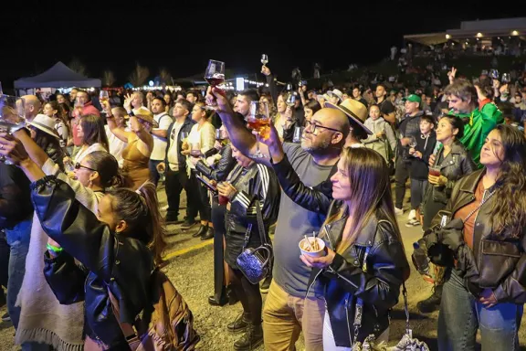 blend-fest-llega-al-parque-central-musica-vinos-y-gastronomi