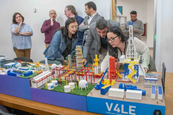 88-maquetas-de-energia-llegan-a-escuelas-de-neuquen-con-una-