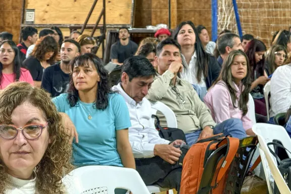 mas-de-mil-docentes-rurales-se-reunen-en-huinganco-para-fort