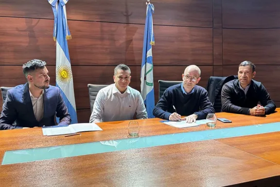 el-epen-firma-acuerdo-para-edificios-publicos-sostenibles-en