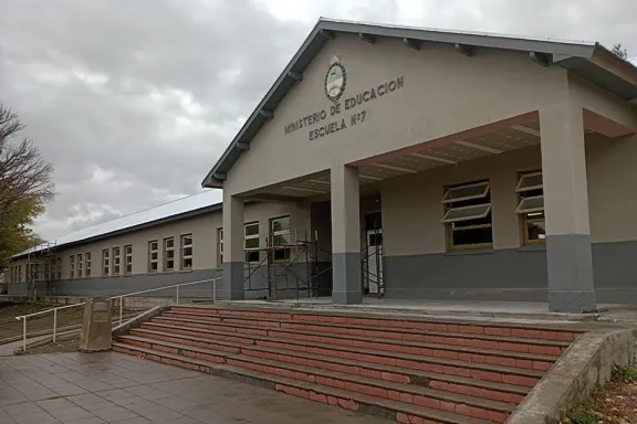 la-escuela-mas-antigua-de-junin-de-los-andes-se-renueva-con-