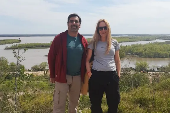 geoturismo-en-el-macizo-tromen-geologos-neuquinos-integran-p
