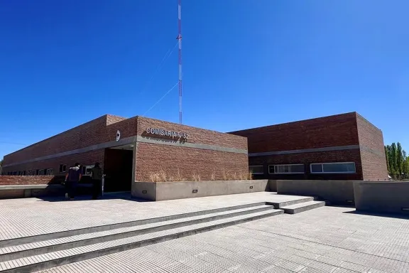 figueroa-anuncia-plan-de-45-obras-para-modernizar-comisarias