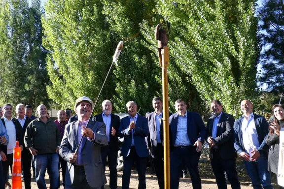 gas-en-villa-del-nahueve-250-familias-estrenan-red-en-el-ani