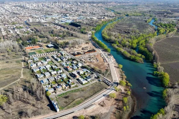 la-aic-monitorea-rios-neuquen-y-limay-ante-lluvias-y-recuper