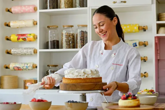 de-madrid-a-chos-malal-la-pastelera-que-apuesta-al-sabor-loc