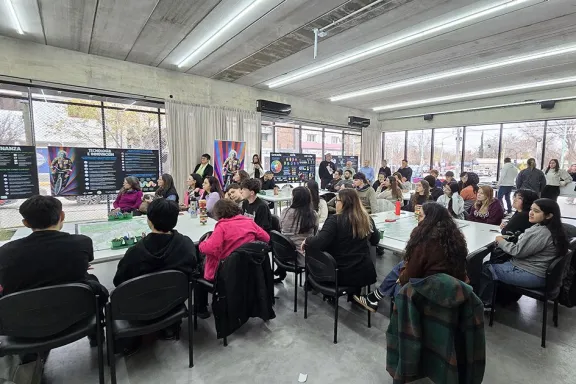neuquen-debatio-politicas-ambientales-con-jovenes-universida