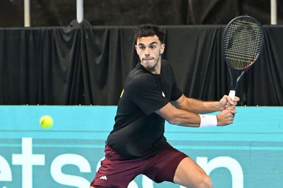 copa-davis-en-neuquen-cerundolo-y-tirante-destacan-la-atmosf