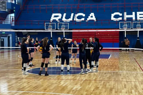 nicolas-efron-apunta-a-potenciar-el-voleibol-en-neuquen-con-