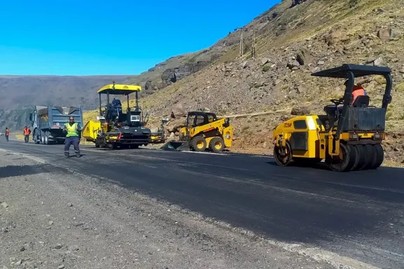 arrancaron-las-obras-en-el-acceso-a-caviahue-antes-de-que-el