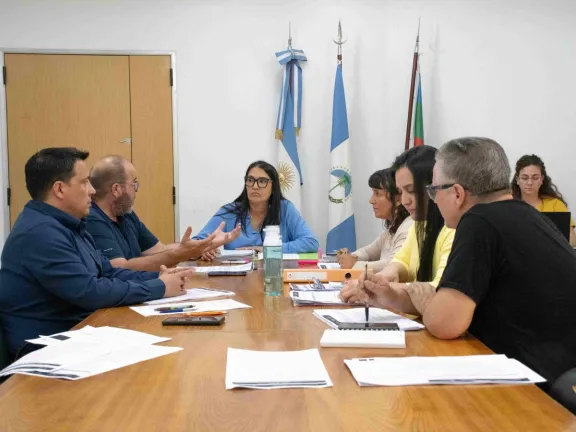 neuquen-suma-dos-nuevas-escuelas-y-miles-de-horas-para-la-ed