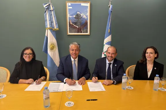chevron-y-pampa-energia-impulsan-las-becas-gregorio-alvarez-