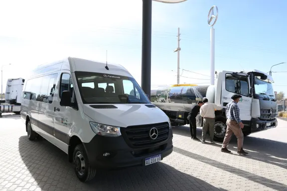 huinganco-sumo-dos-vehiculos-0-km-por-400-millones