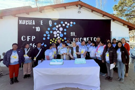 35-jovenes-y-adultos-prometieron-lealtad-a-la-bandera-en-el-