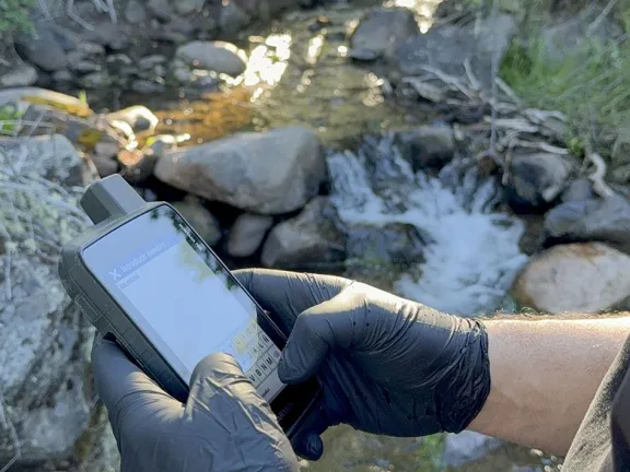 mas-de-120-millones-para-llevar-agua-segura-a-250-familias-m
