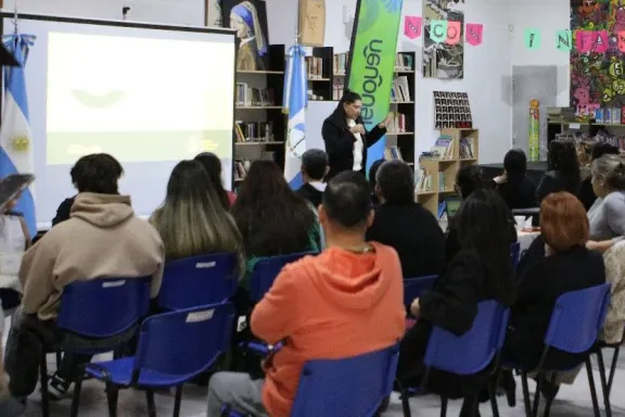 neuquen-capacita-a-municipios-y-deportistas-en-ceremonial-y-