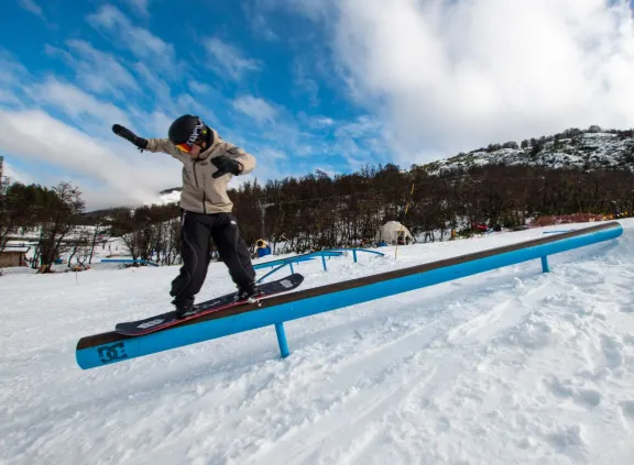 turismo-llevo-en-vivo-la-temporada-de-nieve-desde-lago-hermo