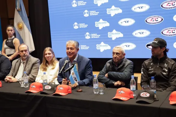 el-turismo-carretera-llega-a-centenario-y-pone-a-neuquen-en-