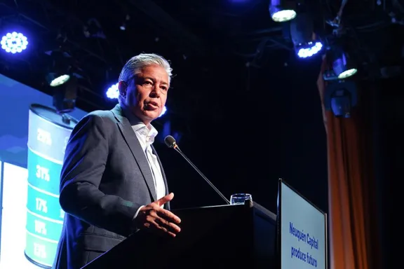 figueroa-anuncia-eliminacion-de-ingresos-brutos-para-empresa