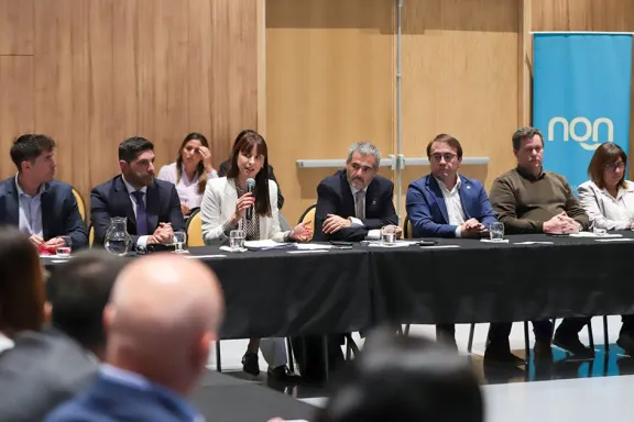 neuquen-planifica-su-turismo-2026-asamblea-reunio-a-34-local