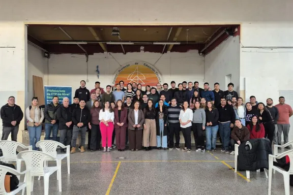 mas-de-200-profesionales-neuquinos-se-forman-para-docentes-e