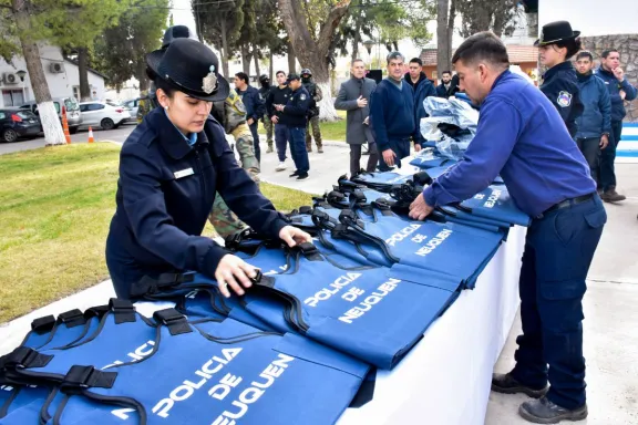 neuquen-comprara-uniformes-policiales-por-mas-de-708-millone