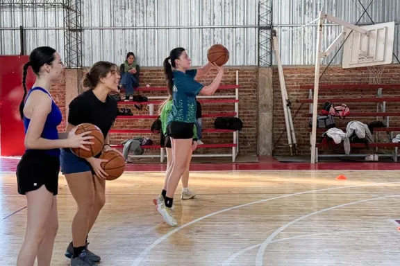 mas-de-2200-neuquinos-se-capacitaron-en-deportes-gratuitos-e
