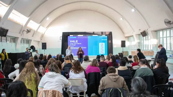 petroleo-y-gas-en-el-aula-88-escuelas-neuquinas-reciben-maqu