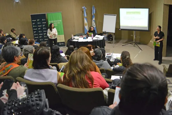alfabetizacion-en-neuquen-220-docentes-fortalecen-practicas-