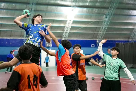 handball-escolar-alumine-y-centenario-reciben-capacitaciones