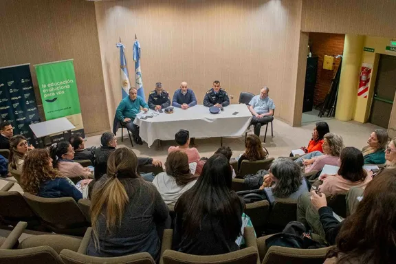 neuquen-activa-plan-de-seguridad-en-escuelas-de-valentina-su