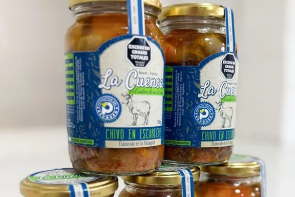 del-campo-a-la-gondola-la-chiva-del-norte-neuquino-se-reinve