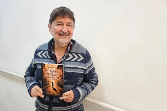 un-escritor-de-zapala-presenta-su-segundo-libro-en-el-centro