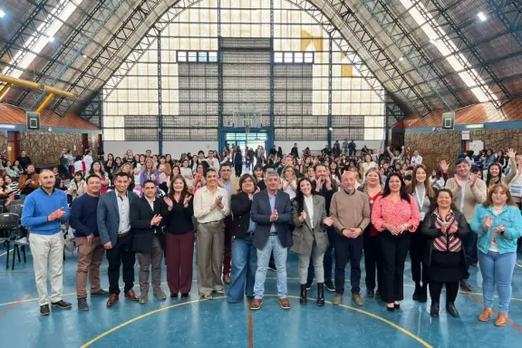 500-docentes-neuquinos-se-capacitaron-en-ia-y-robotica-en-la