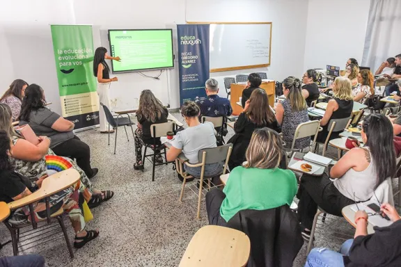 casi-2800-estudiantes-neuquinos-solicitan-becas-gregorio-alv