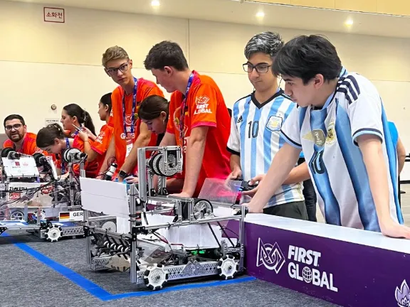 herederos-de-turing-compiten-en-el-mundial-de-robotica-en-co