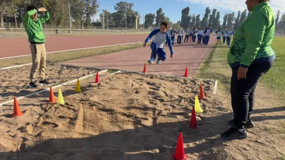 90-alumnos-de-7-grado-vivieron-su-primer-encuentro-deportivo