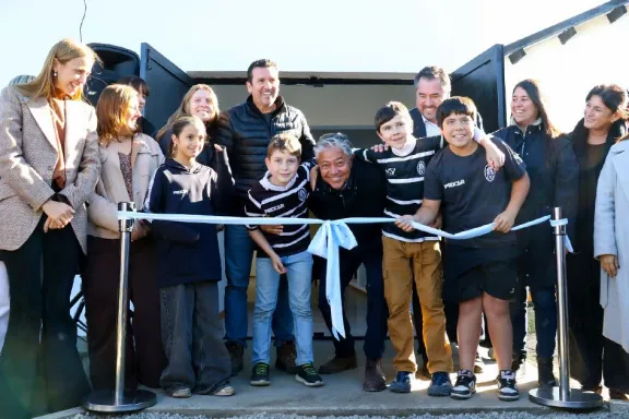 figueroa-inauguro-la-ampliacion-del-club-coihues-en-villa-la