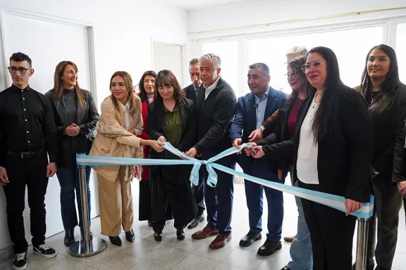 figueroa-inaugura-ampliacion-del-ifd-n-14-en-cutral-co-con-i