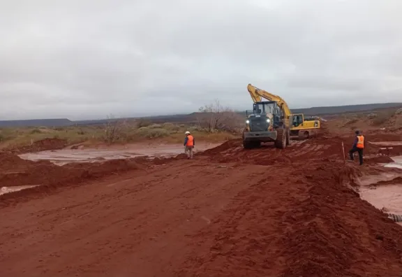 las-lluvias-mantienen-cortadas-rutas-en-vaca-muerta-caos-via