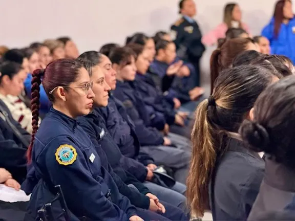 mas-de-250-mujeres-policias-de-neuquen-fueron-homenajeadas-e