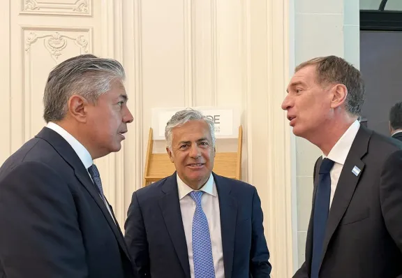 figueroa-expone-en-paris-la-estrategia-energetica-de-neuquen
